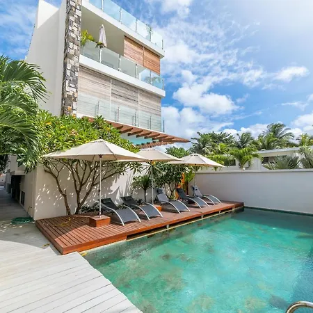 Beachcove Apartment 9 In Pereybere Pereybere Beach Exterior photo